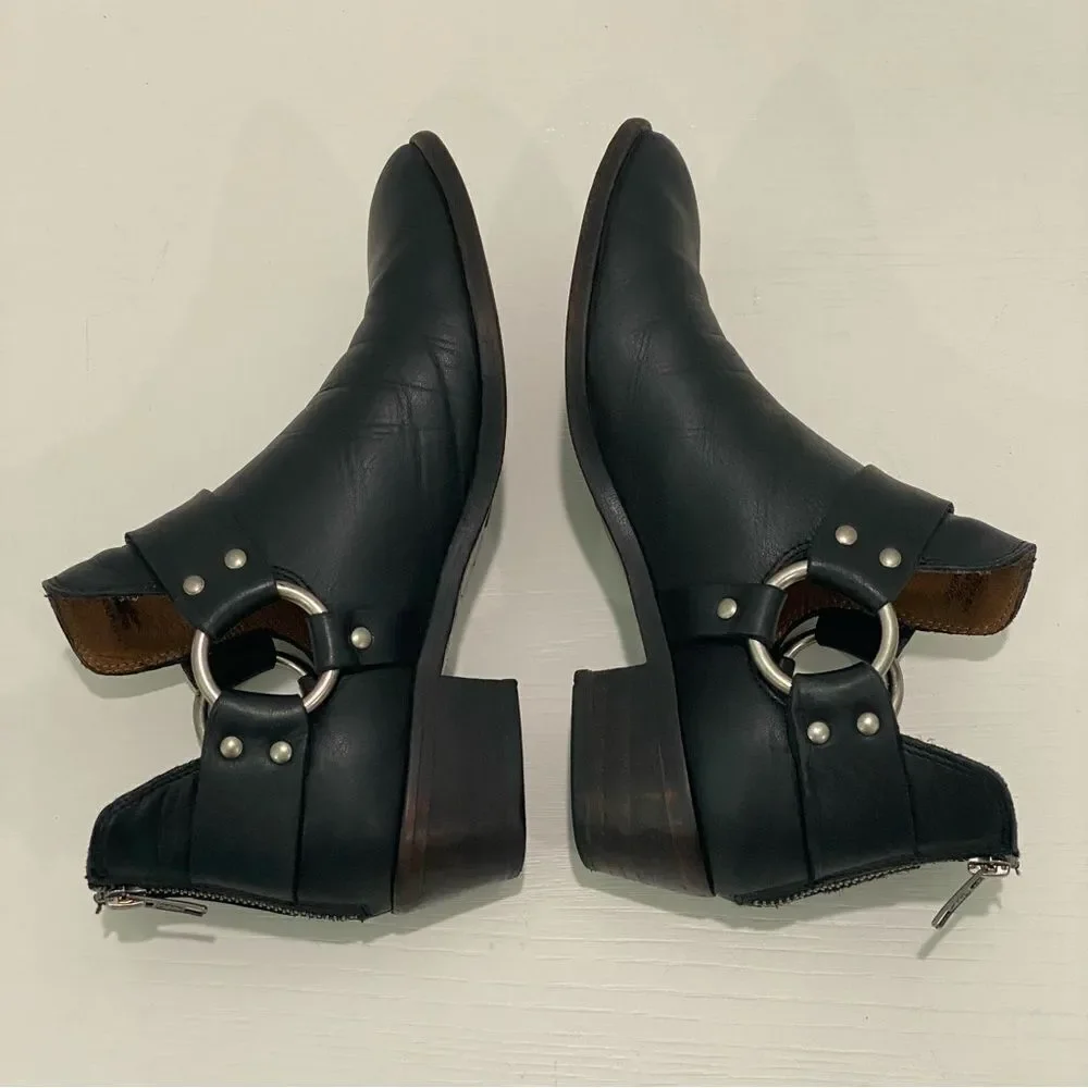 Frye Ray Harness Back Zip Black Size 7.5 Stacked Block Heel Metal Ring Detail